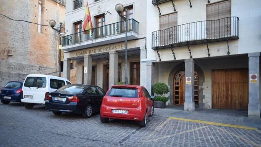 Sagunt sancionará con 200 euros el aparcar en garajes sin vado
