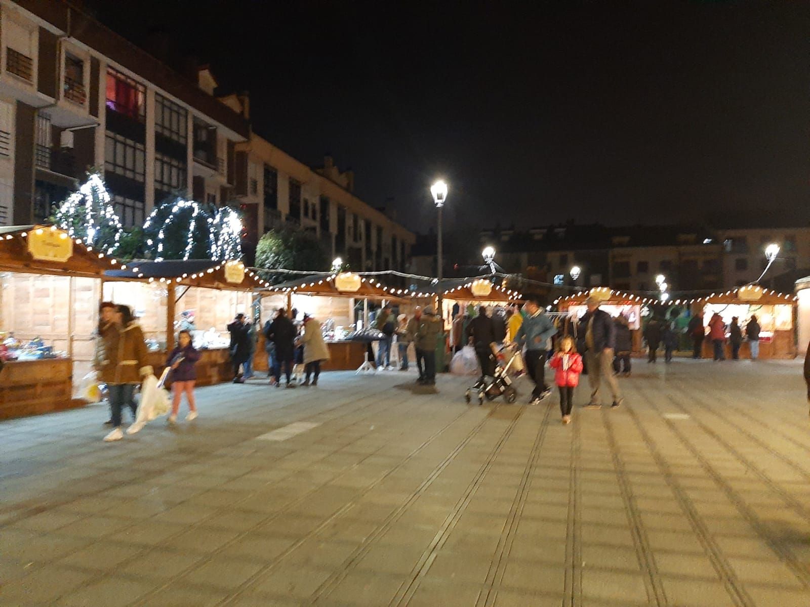 Llanera estrena el  mercadillo navideño: así es la evento en la plaza Cuno Corquera de Posada