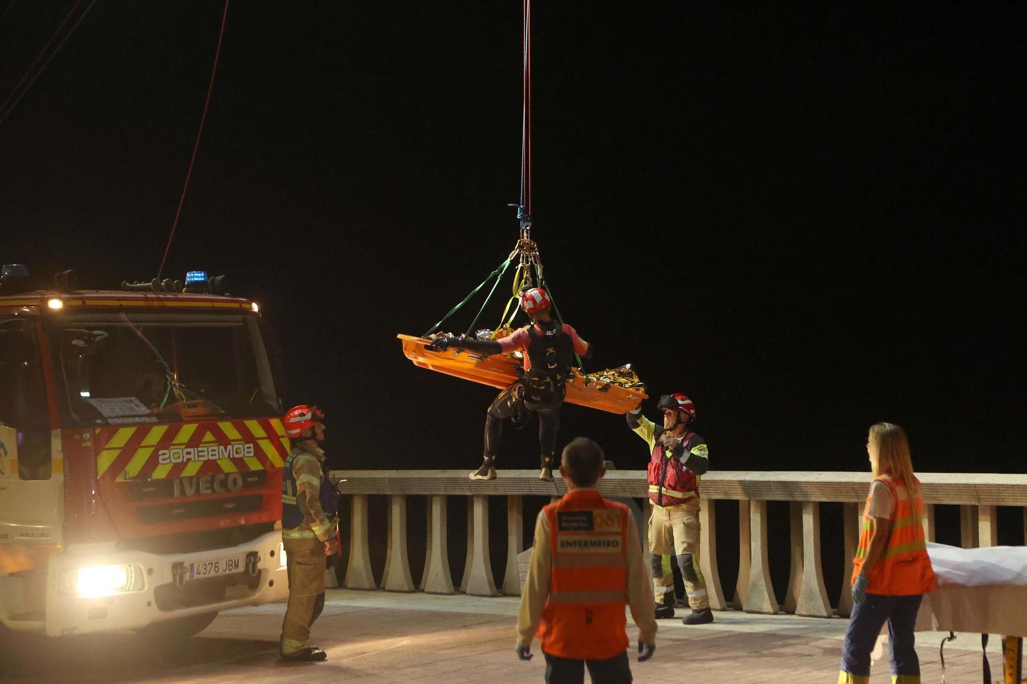 Eddahchouri, rescatado tras caer anoche a las rocas en el paseo marítimo de A Coruña