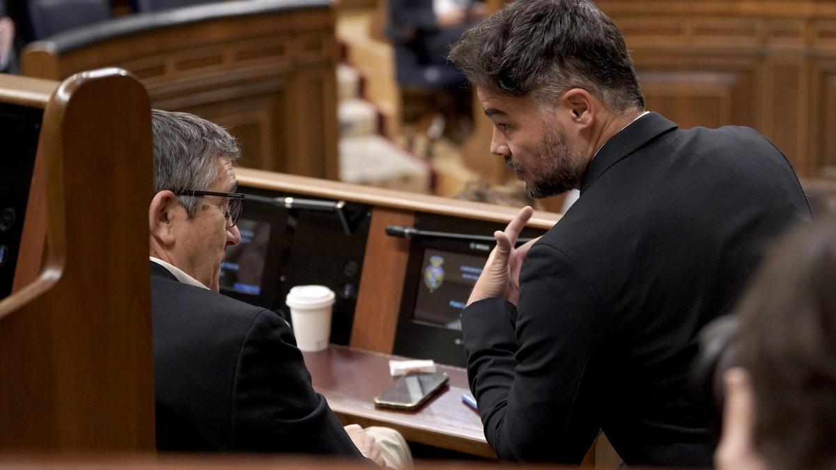 ERC y sus consejerías frenan el impulso legislativo del Congreso con la esperanza de resolver la inversión en Cataluña
