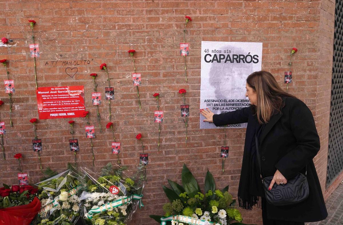 Homenaje a Manuel José García Caparrós en el aniversario de su muerte, el 4 de diciembre de 1977, a cargo de sus hermanas