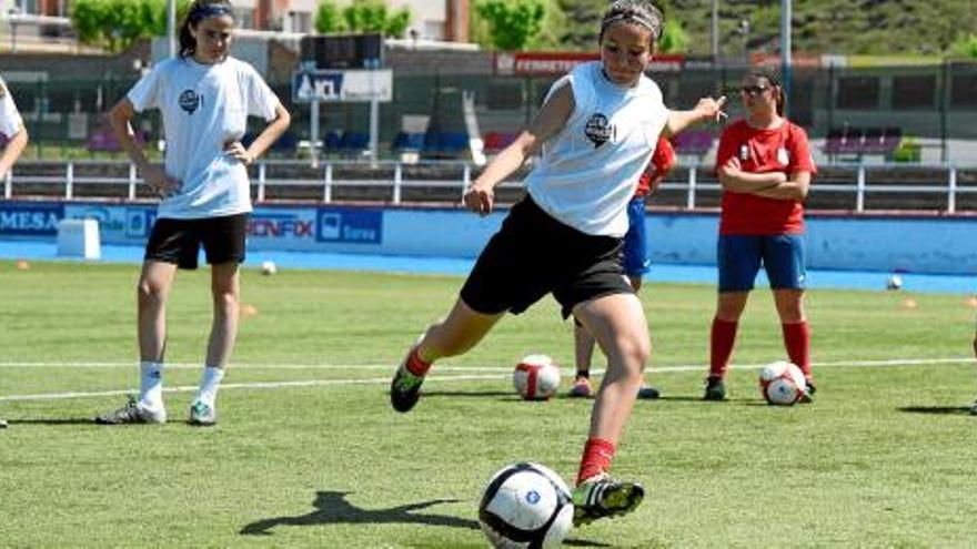 Sallent es bolca en el futbol femení