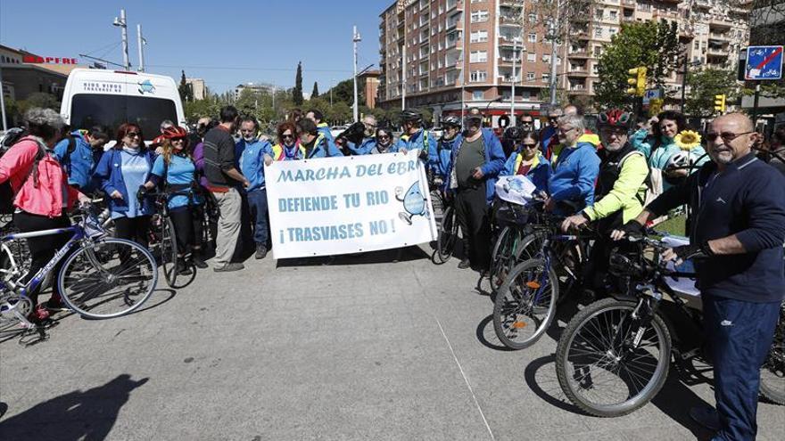 La marcha del Ebro alerta del posible retorno del trasvase