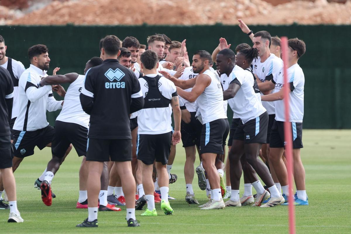Galería | El CD Castellón entrena en la Ciudad Deportiva Globeenergy antes de la visita a la AD Ceuta