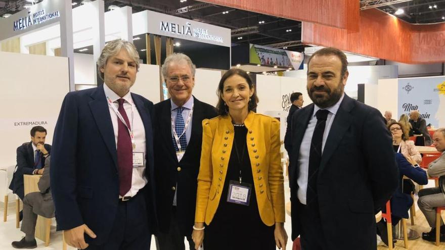 JosÃ© CodolÃ¡, JosÃ© MarÃ­a Zoreda, la ministra Reyes Maroto y Gabriel Escarrer en Fitur, en enero.