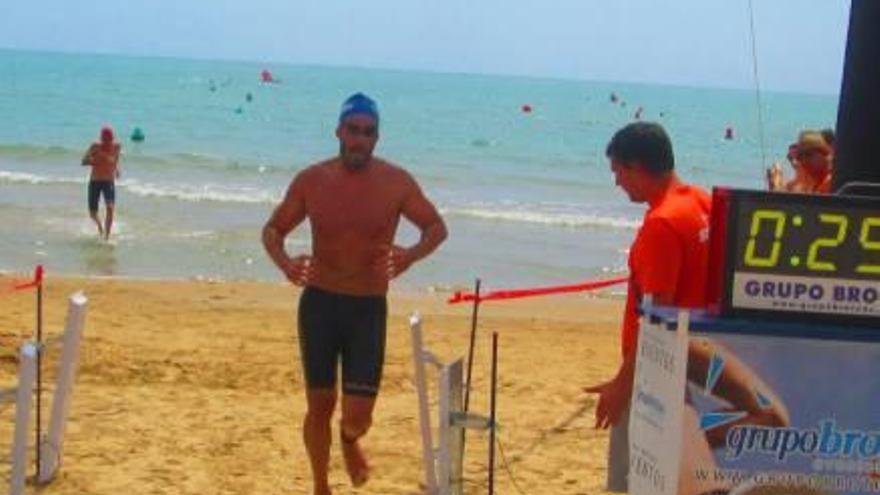 Mateo Pesquer y César Hernández vencen en la playa de El Rebollo