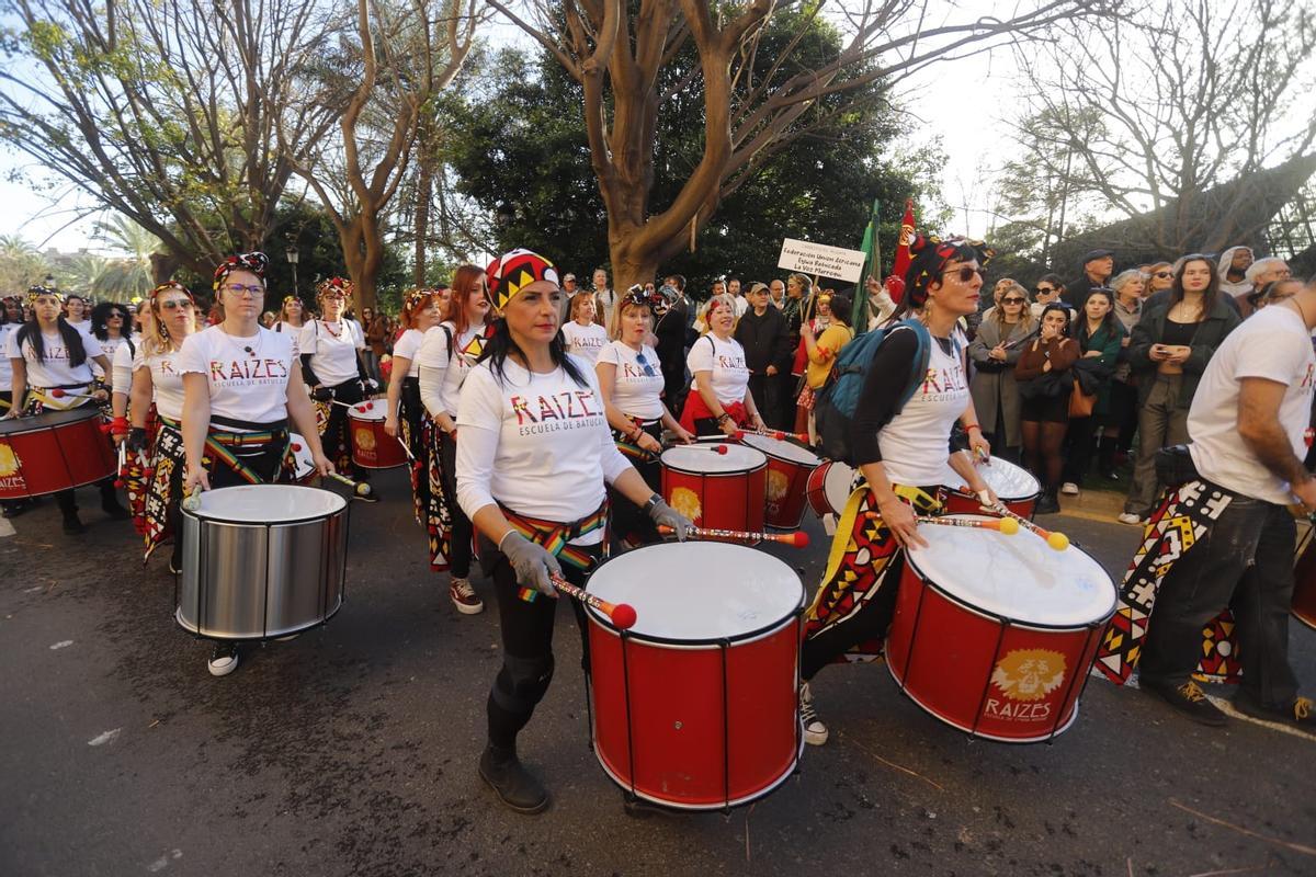 Russafa acoge el Carnaval más reivindicativo de conexión latino-valenciana