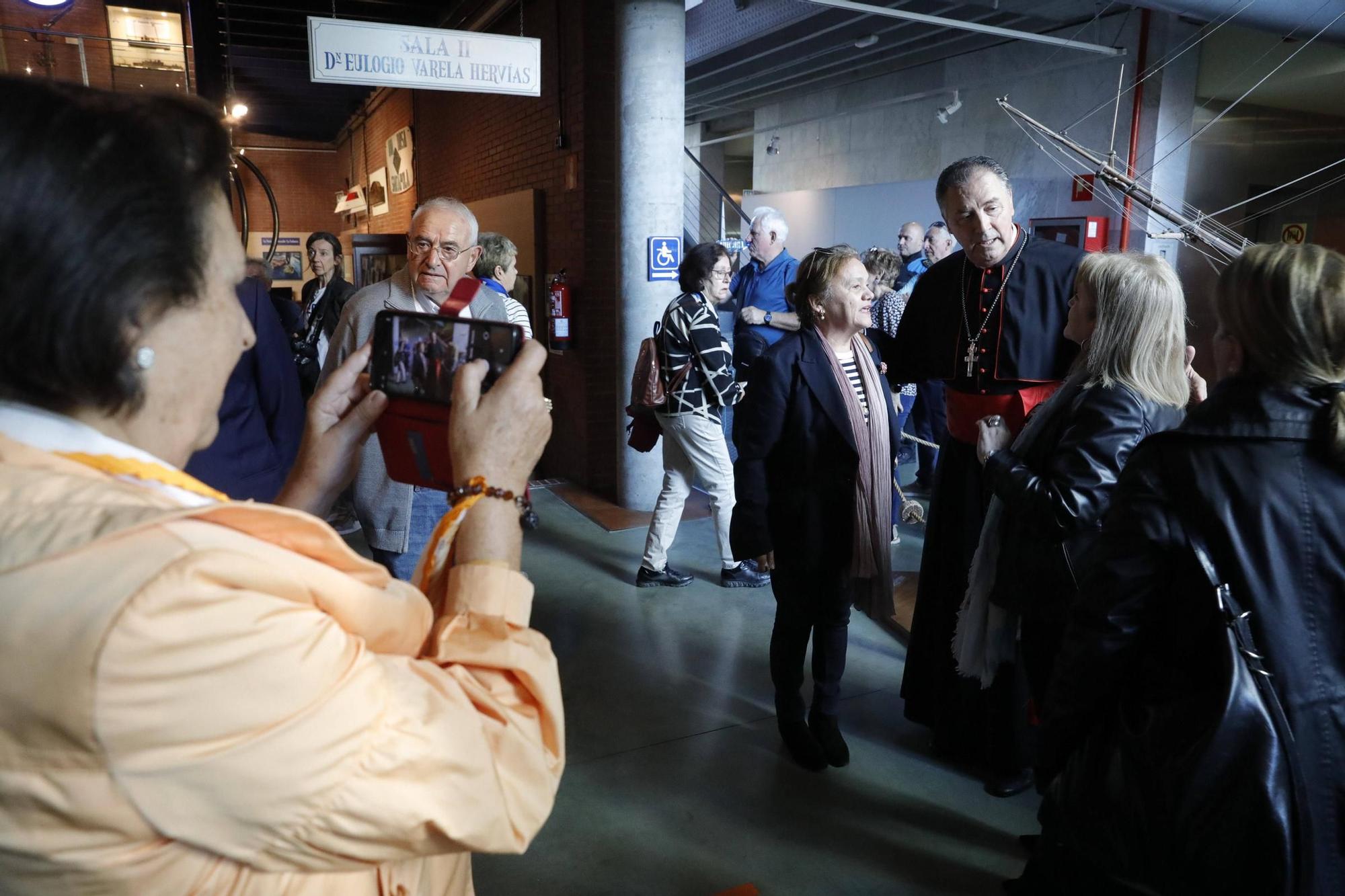 El cardenal Ángel  Fernández Artime recibe el título de Hijo Predilecto de Asturias en Luanco (Gozón)