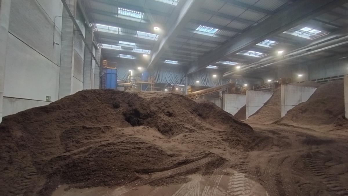 Fertilizante producido tras el proceso de compostaje en la planta de Los Cantiles.