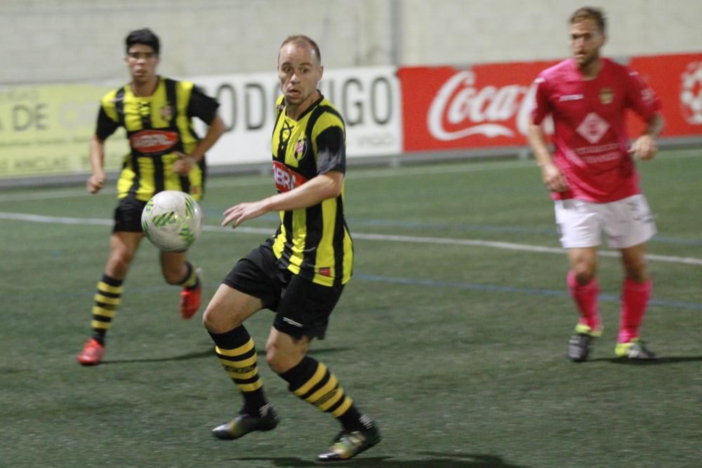 Los penaltis favorecen al Pontevedra