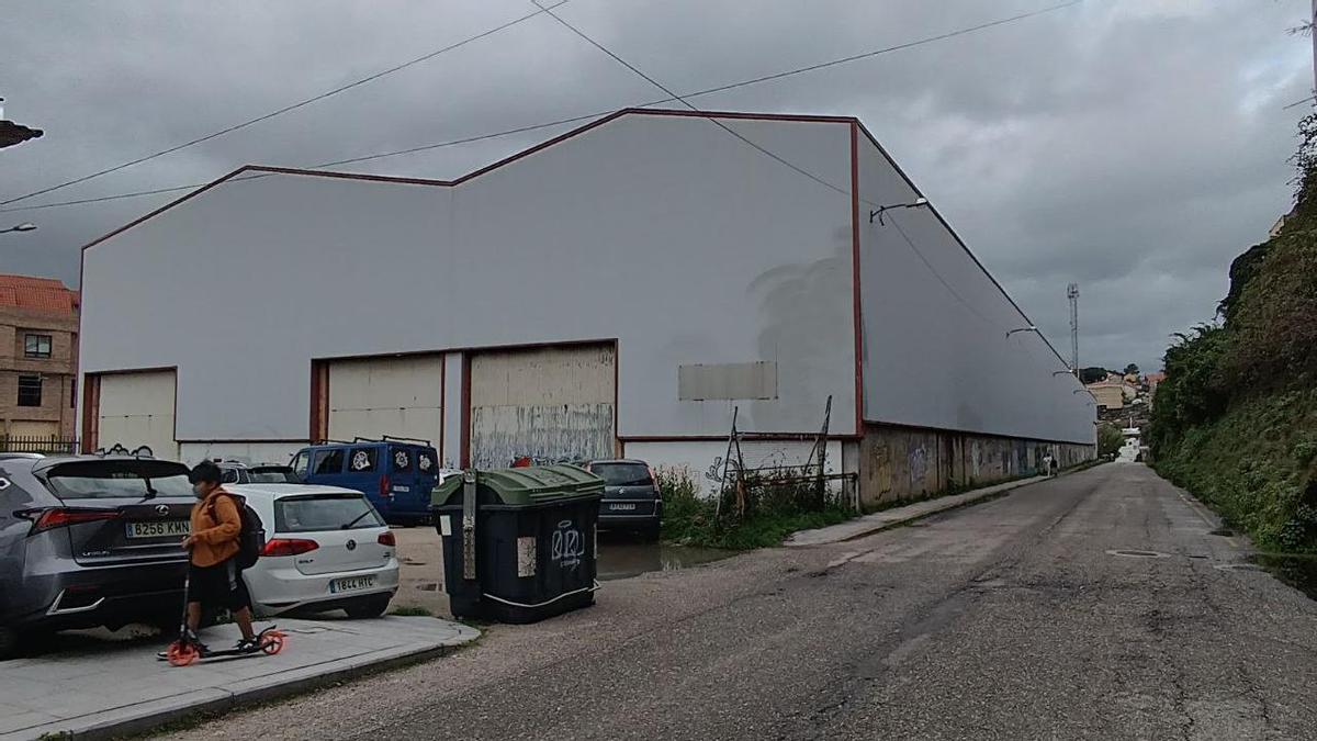 Redondela ordena la suspensión de actividad de la nave de aceros de Chapela ante la falta de licencia