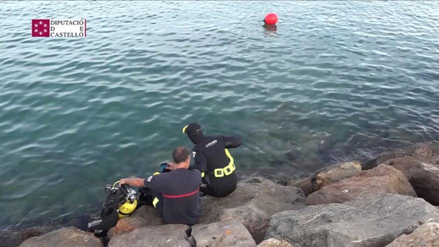 Rescatan un coche que había caído al mar en el Grao de Castellón