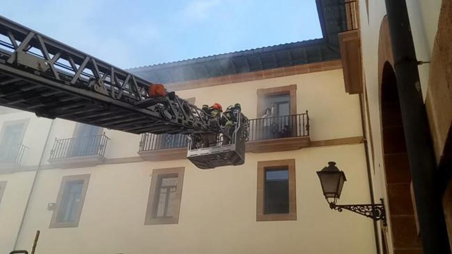 Así fue el simulacro de emergencia en la facultad de Psicología de Oviedo