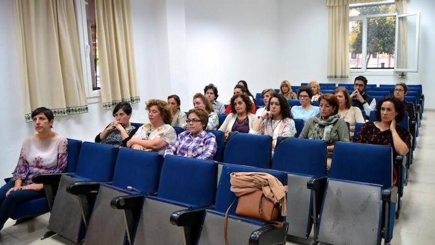 Las empresarias de Campillos reciben una charla sobre innovación comercial