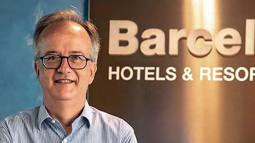 Barceló pierde 45 millones, la mitad que en 2020