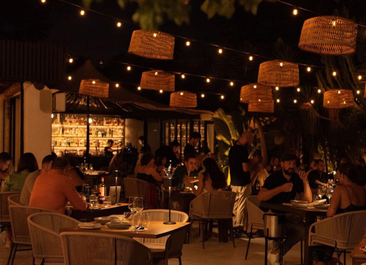 Ambiente en la magnífica terraza del restaurante.