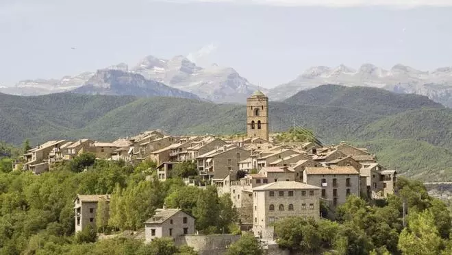 El pueblo más feliz de España está escondido en Huesca y es famoso por sus molinos de pólvora