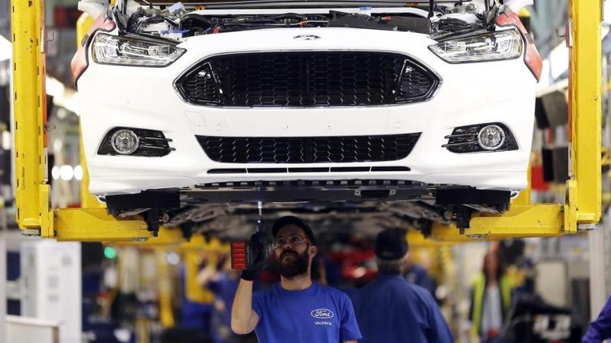 Los sindicatos temen un tsunami laboral si sigue cayendo la venta de coches