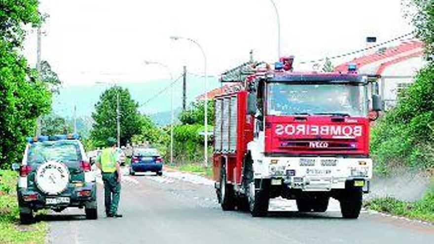 Vecinos de Silleda alertan de reiterados vertidos de purín a la carretera y a fincas