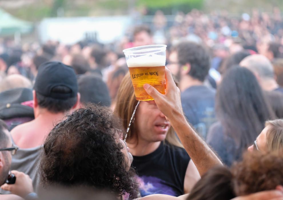 Airbourne, la banda australiana, no defraudó al público de Leyendas del Rock en la tercera jornada del festival.