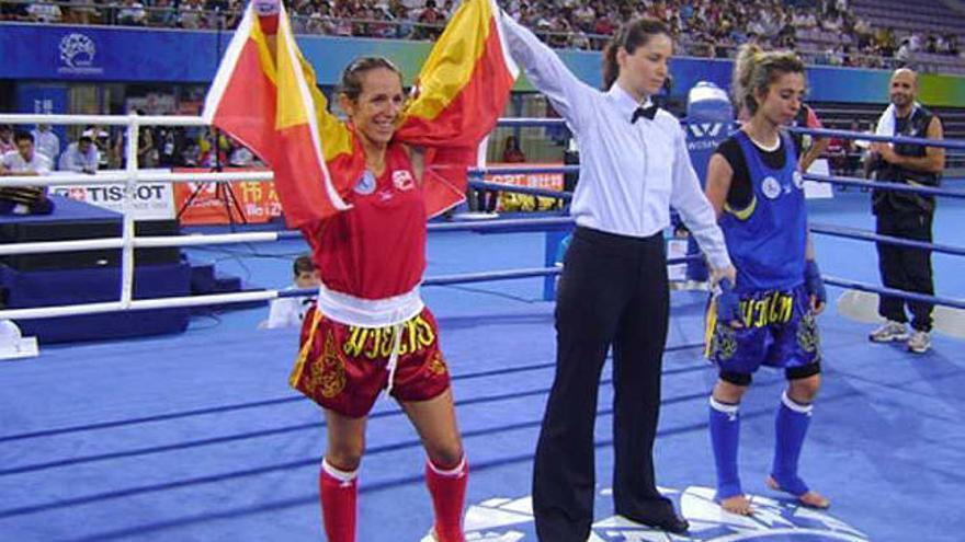 Eva María Naranjo en el momento de ser proclamada campeona