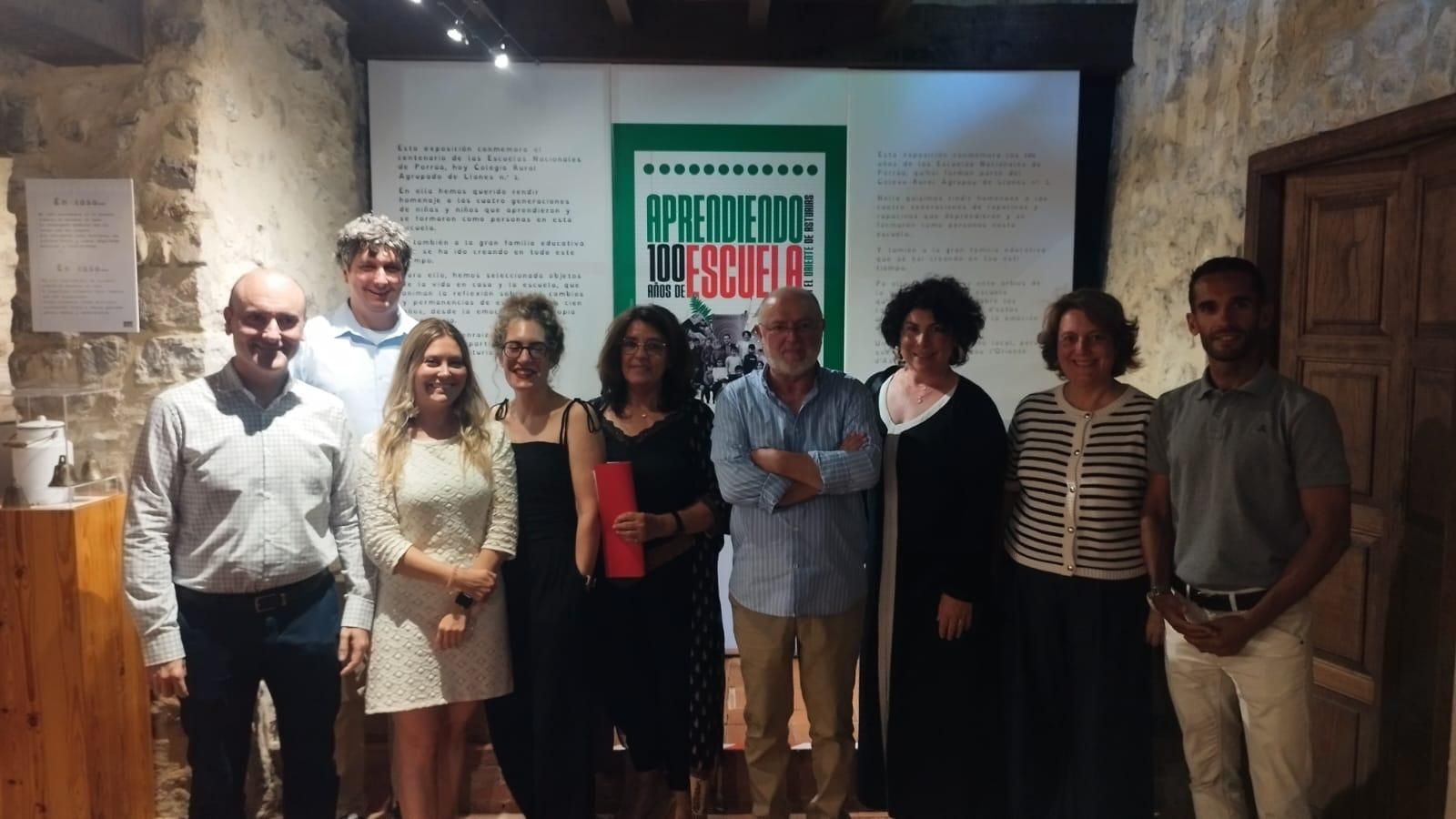 La comunidad de Porrúa celebra los cien años de su escuela con una exposición en el Museo del Oriente