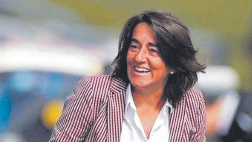 Ana Junyent, en la banda durante un partido. | // LINKEDIN / ANA JUNYENT