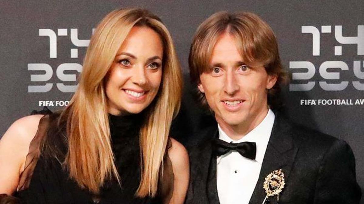 Luka Modric posa junto a su mujer, Vanja.