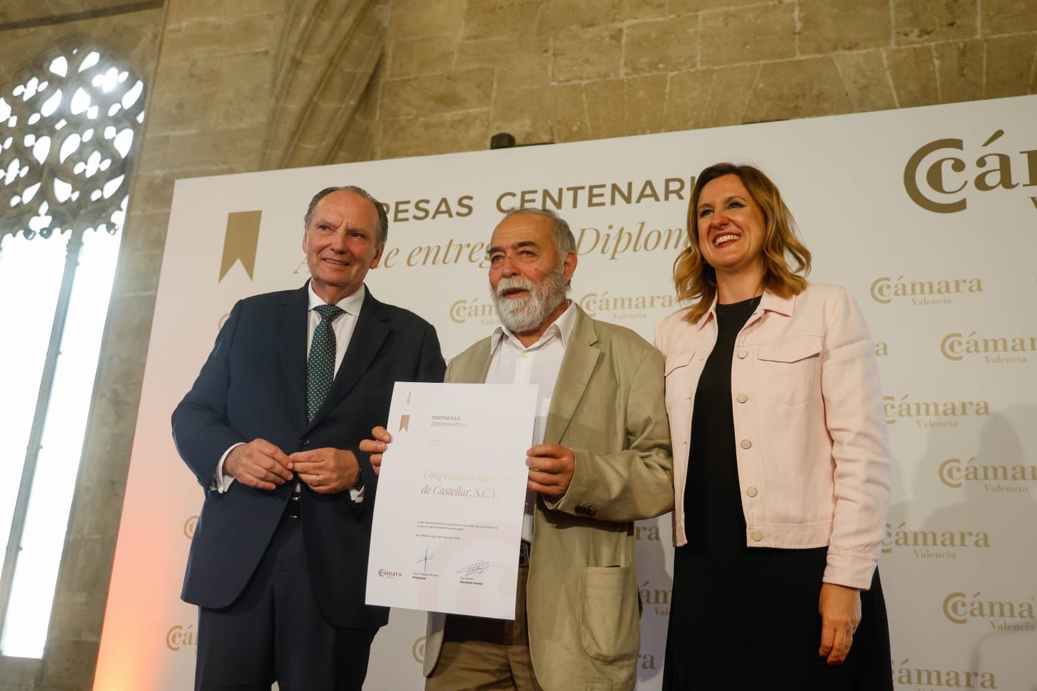 Cámara Valencia homenaje a 26 empresas por su trayectoria centenaria