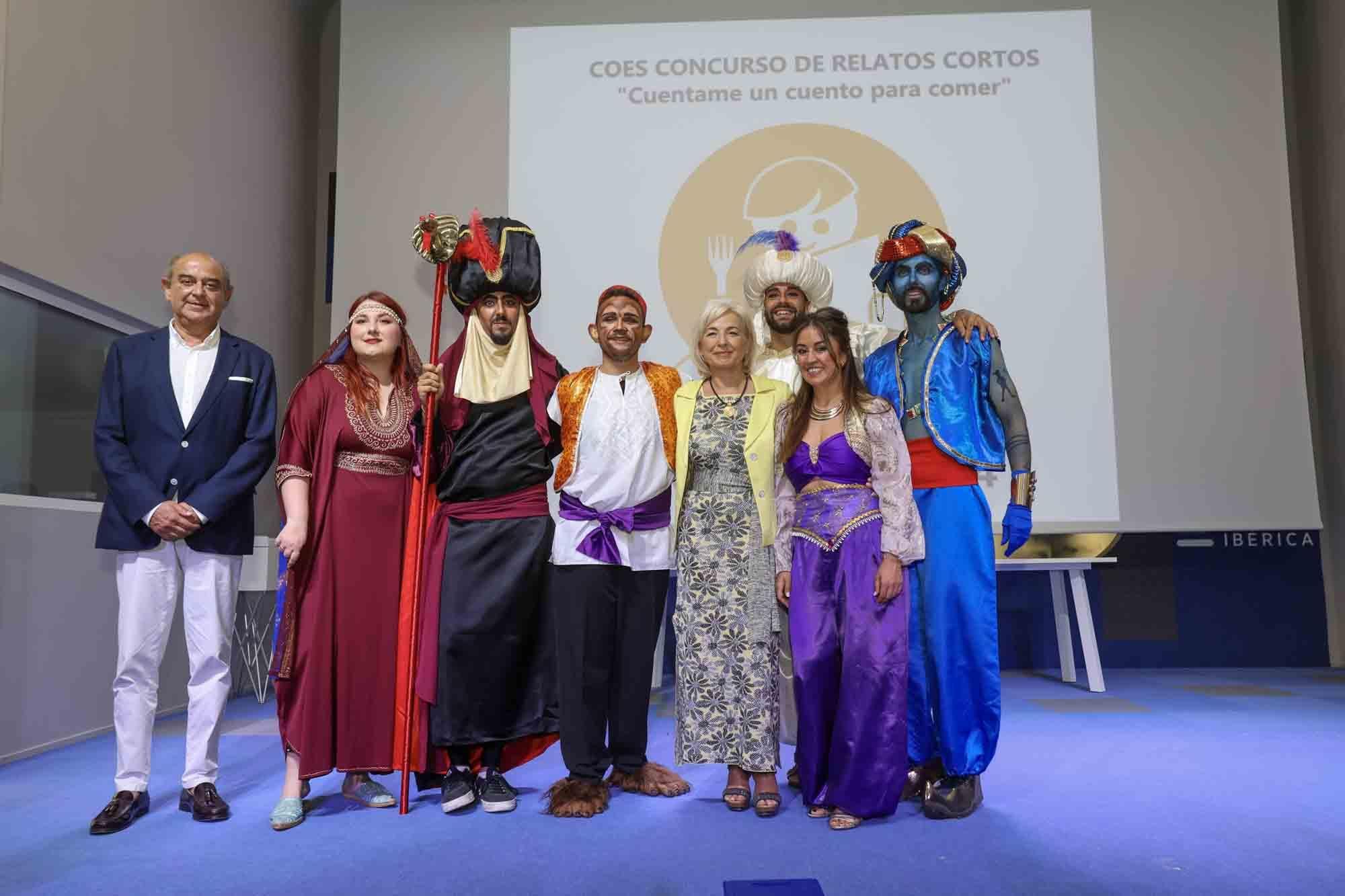 Entrega de premios del concurso infantil de relatos cortos "Cuéntame un cuento para comer" en el Club INFORMACIÓN organizado por COES