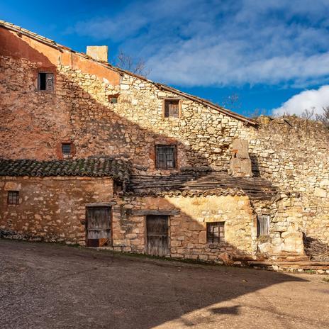 El desconocido pueblo de España que parece un museo al aire libre de la Edad Media: tiene 34 habitantes pero es precioso