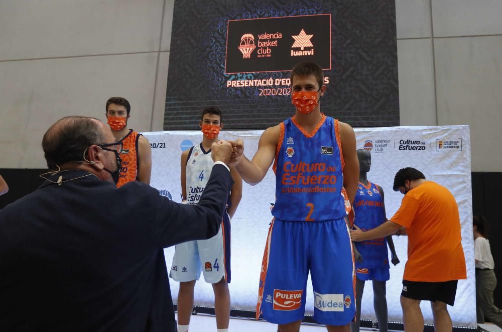 Presentación equipaciones del Valencia Basket