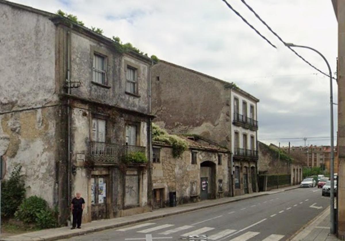 Vista de edificios en la calle Víctor García.