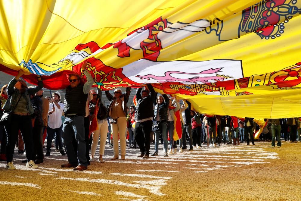 Vox concentra a miles de personas en Colón en ...