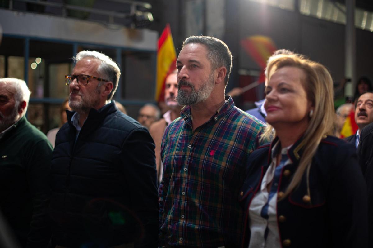 El líder de Vox, Santiago Abascal, junto al candidato de la formación a la Presidencia de la Junta, Carlos Pollán