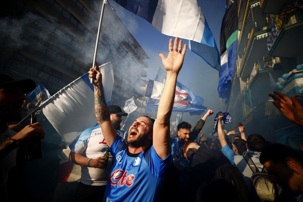 Fans de Napoli  celebran en Nápoles el título de la serie A -  de Italia