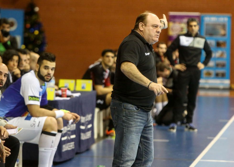 El Balonmano Benidorm da un salto hacia la permanencia ante el Logroño