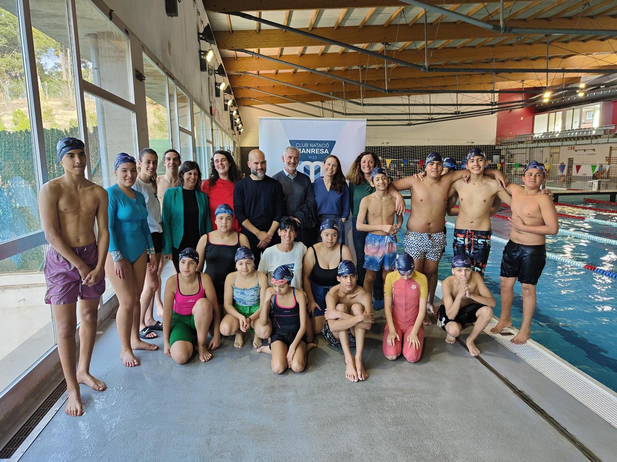 Imatges de la presentació del projecte Joves d'Aigua, a les piscines Manel Estiarte Duocastella