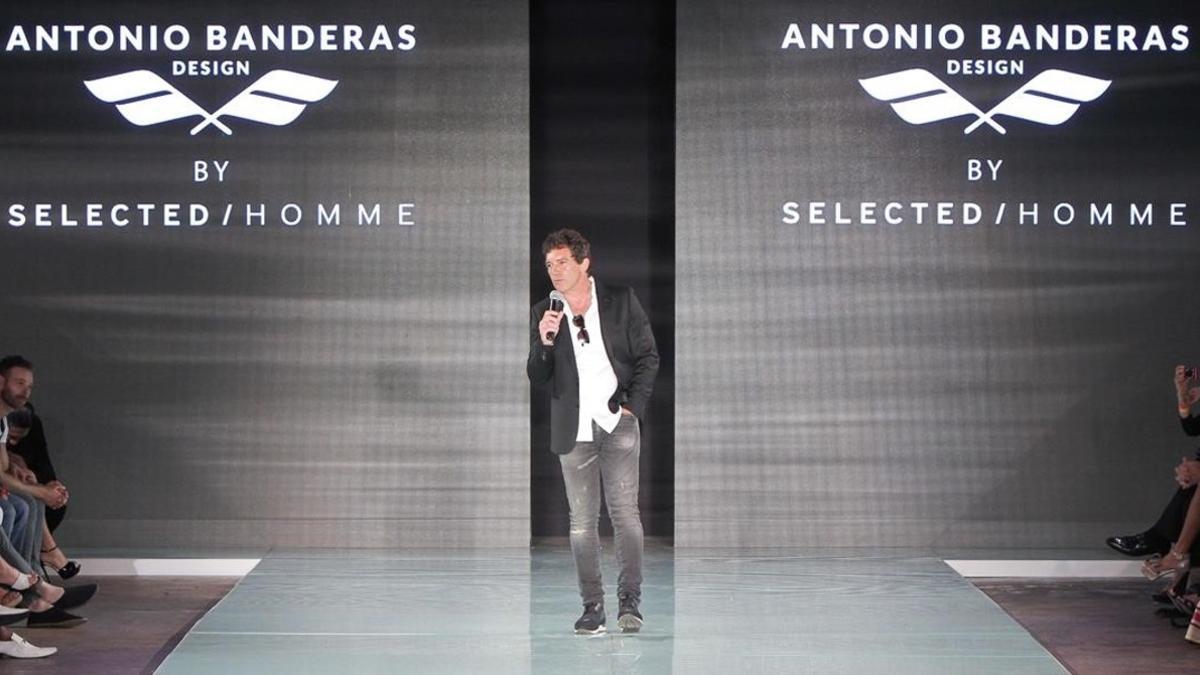 Antonio Banderas, tras el desfile en la Miami Fashion Week en que ha presentado su primera colección de ropa masculina.