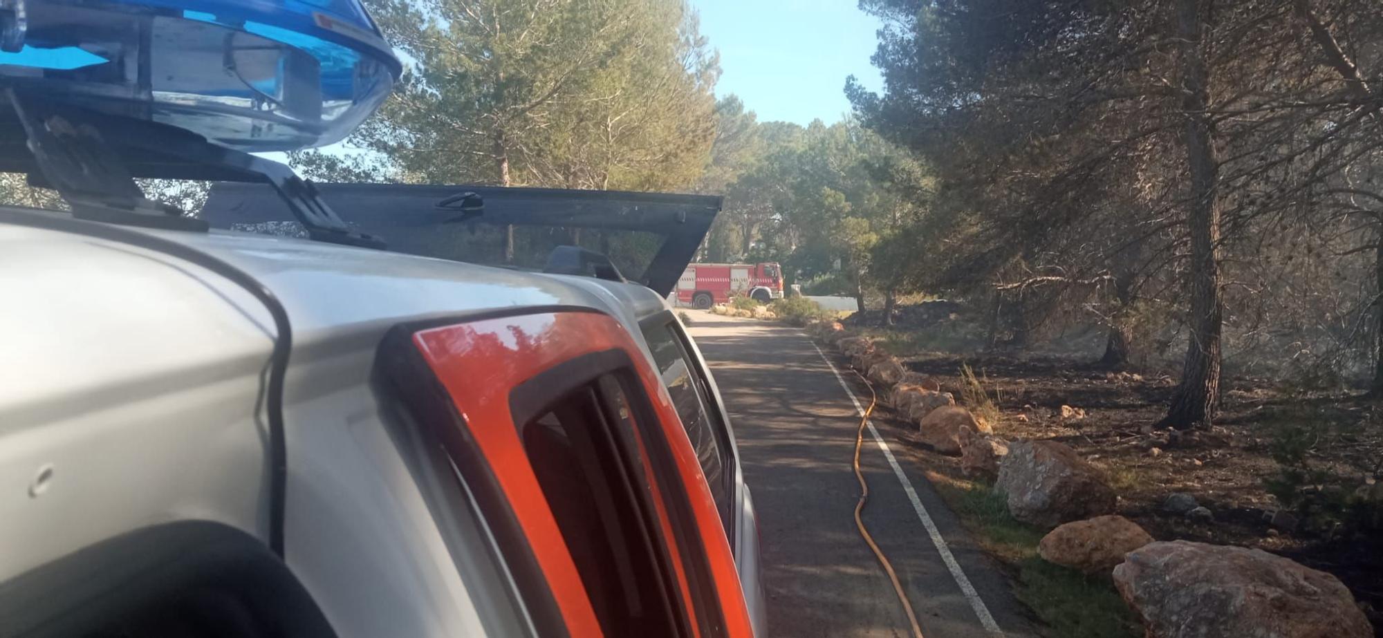 Todas las imágenes del incendio del rally en Ibiza