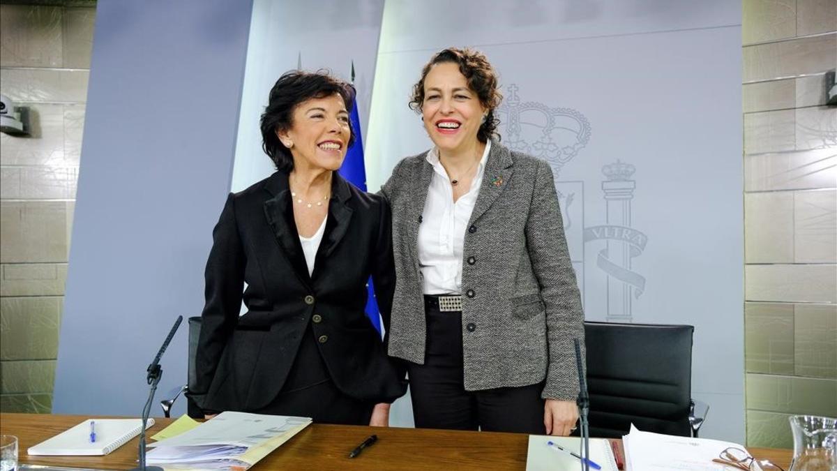Isabel Celaá y Magdalena Valerio, en la rueda de prensa posterior al Consejo de Ministros