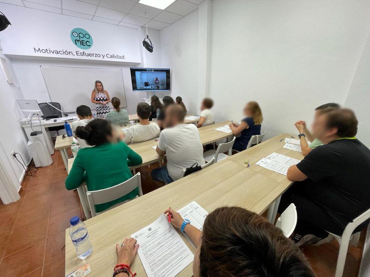 Una aula de OpoMEC