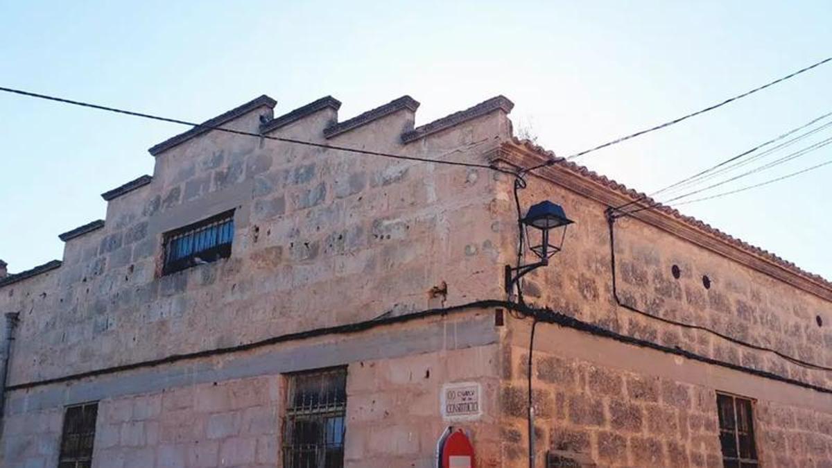 Una imagen del edificio industrial que el Ayuntamiento pretende transformar.
