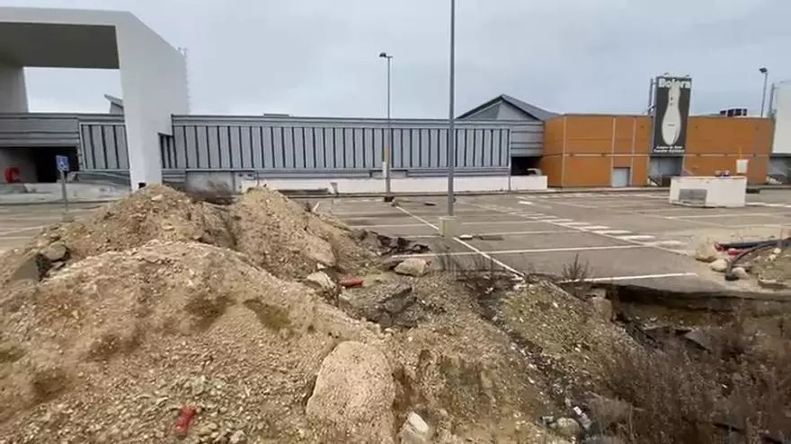 Así se prepara Plaza Imperial para el derribo de su galería comercial