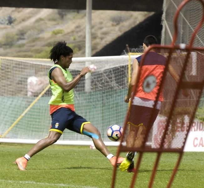 ENTRENAMIENTO DE LA UD LAS PALMAS Y ENTREVISTGA ...