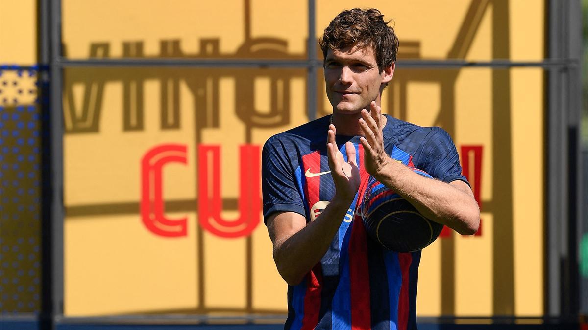 Marcos Alonso, en su presentación como jugador del Barça