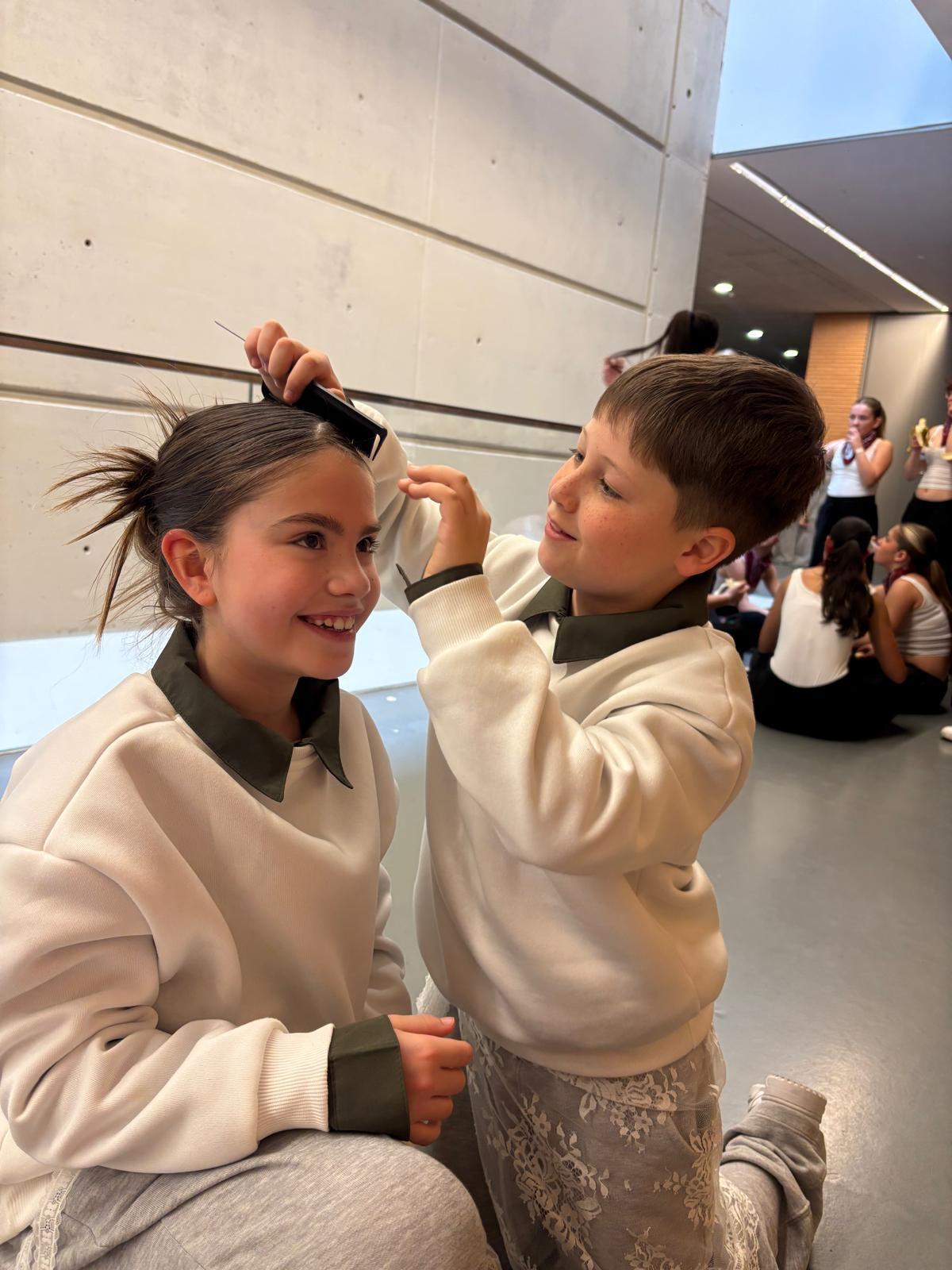 Niños de danza urbana.