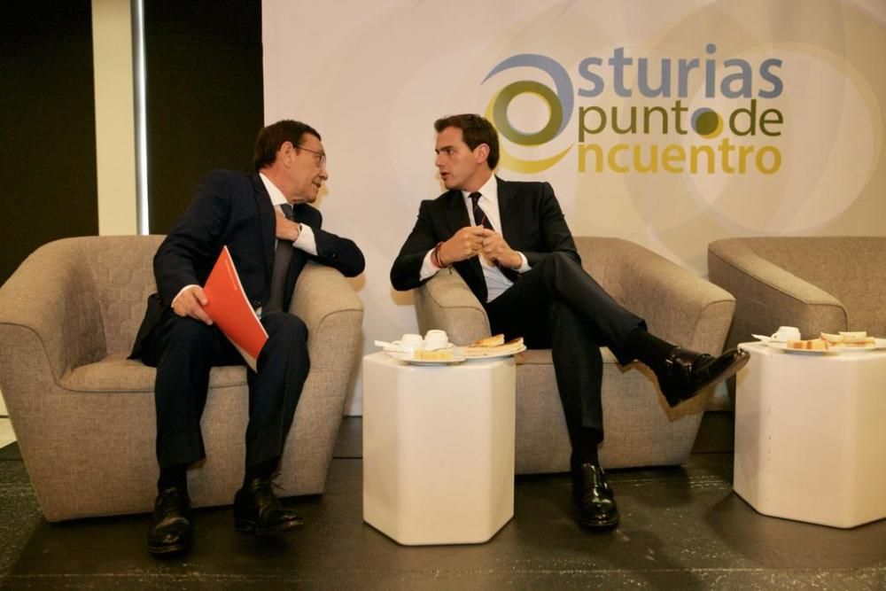 Albert Rivera participa en un desayuno informativo en Asturias