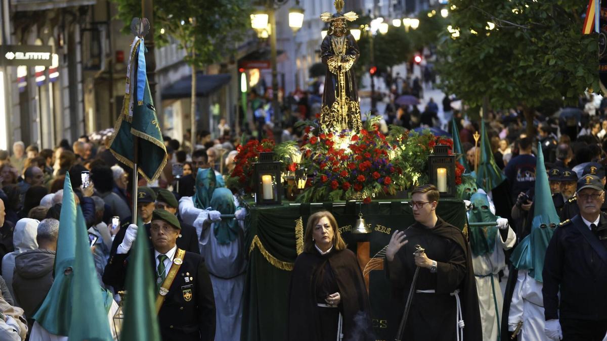 VIDEO: Así fue la procesión de Jesús Cautivo en Avilés