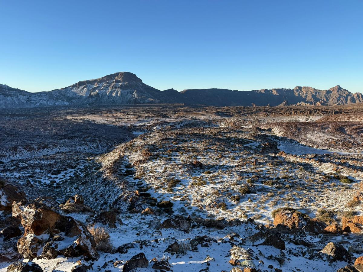 Así amaneció el Teide tras el paso de la borrasca Regina por Tenerife